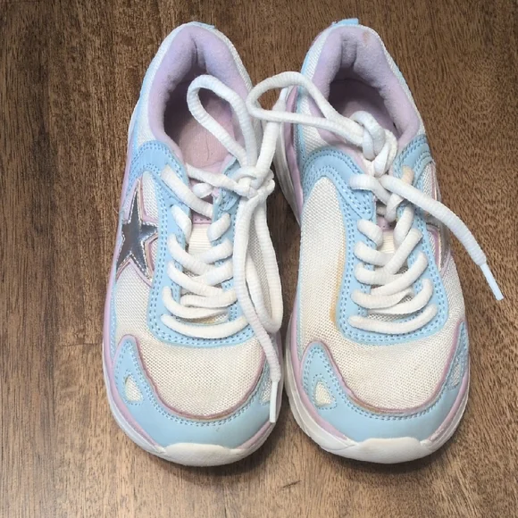 Stylish Blue and White Sneakers - Picture 2 of 3